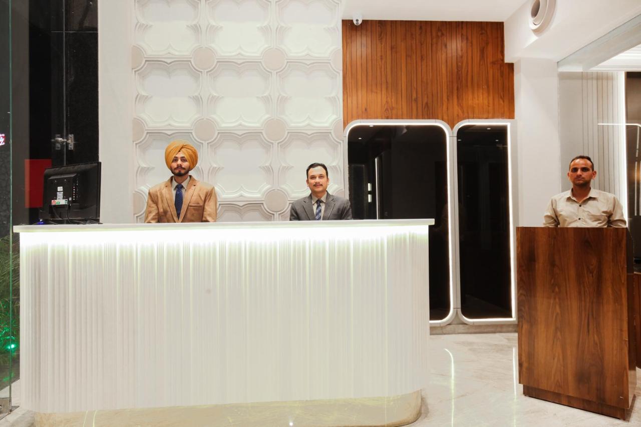 Hotel Euphoria Green Amritsar Exterior photo