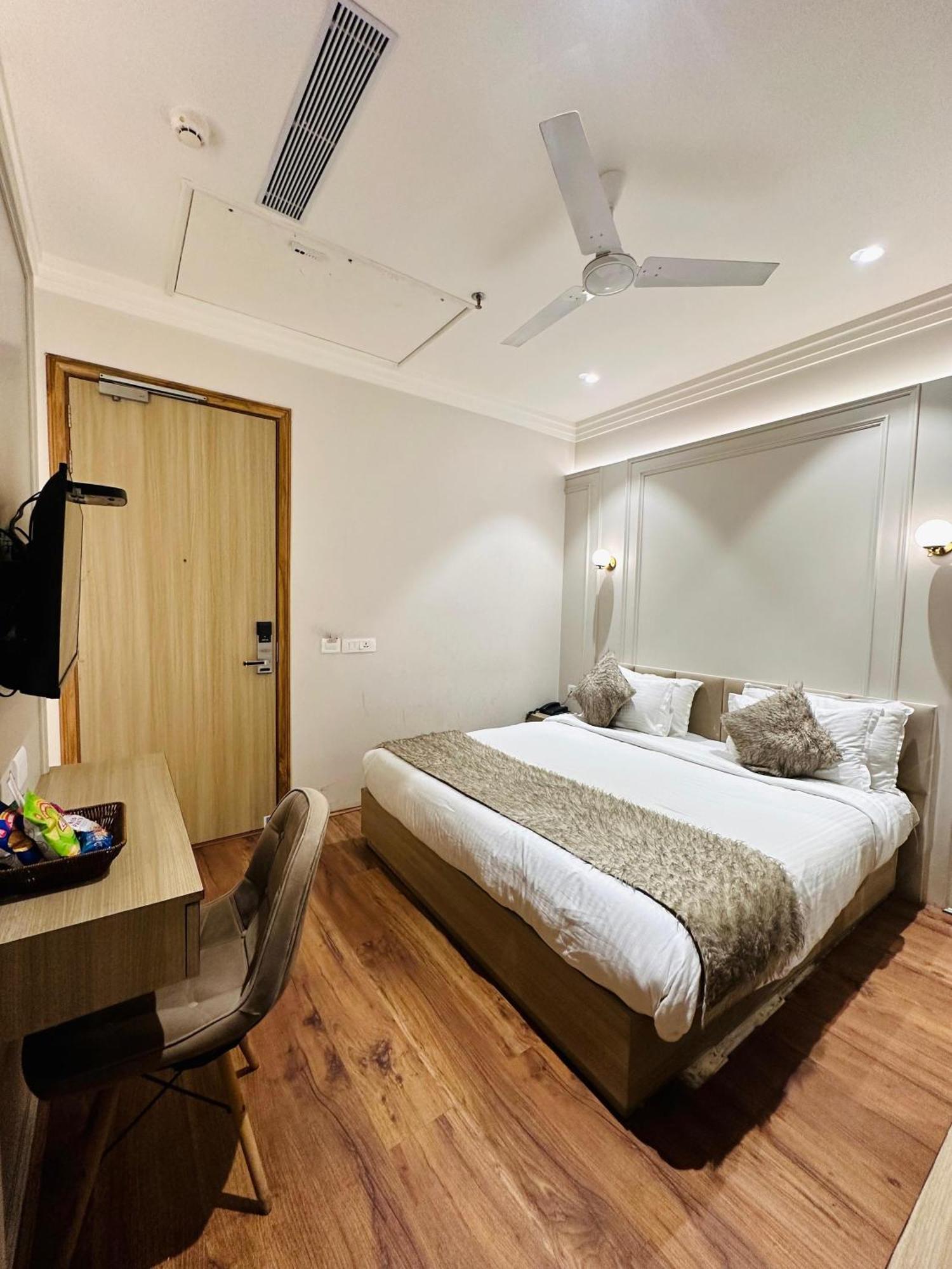Hotel Euphoria Green Amritsar Exterior photo